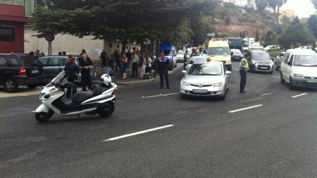 Un coche municipal atropella a una mujer en Las Rehoyas