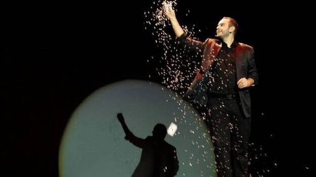 Jorge Blas lleva su magia al Teatro Víctor Jara