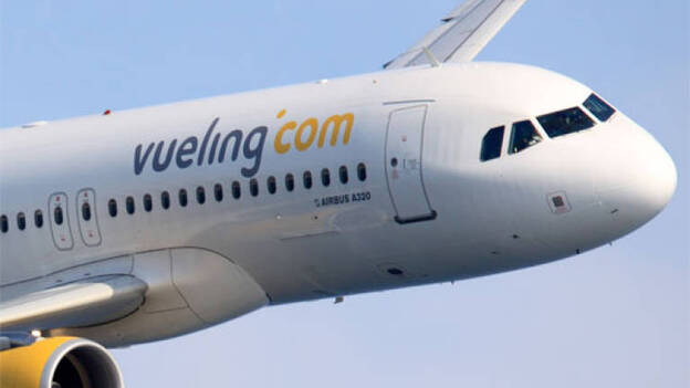 Vueling permite comprar vuelos sin tener a todos los pasajeros confirmados
