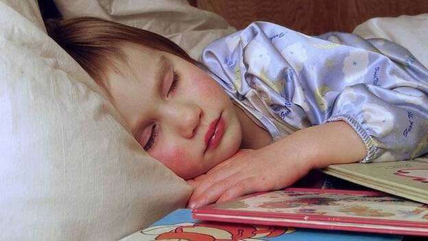 Aspirar el colchón y la habitación periódicamente mejora la calidad de vida de los menores con problemas respiratorios