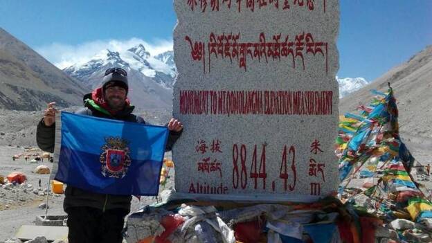 Al menos 3 muertos y 30 heridos en el inicio de la nueva temporada en el Everest