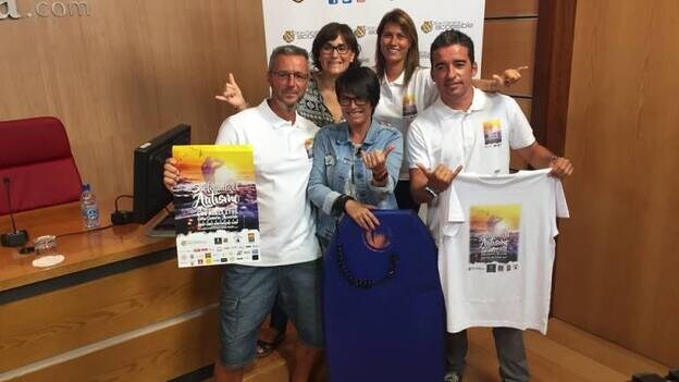 El Cabildo colabora con el Encuentro Los Muellitos 'Surfeando el autismo'