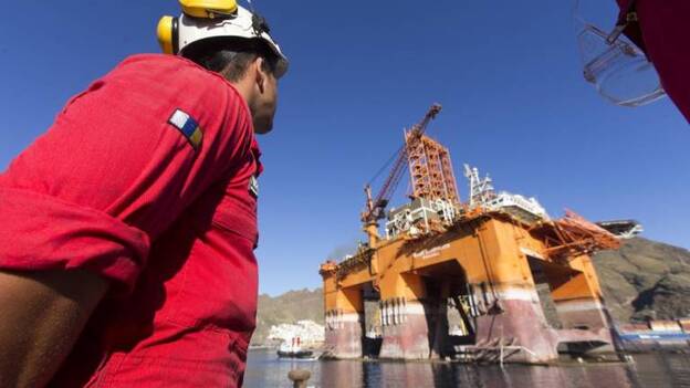 El petróleo Brent sube hasta 81,20 dólares, máximo desde 2014