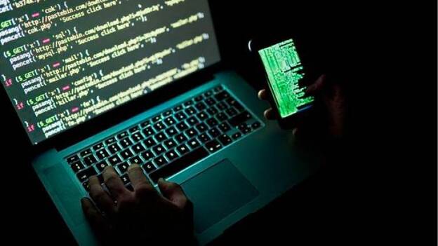 Detenido por «hackear» cuentas en redes sociales de más 50 jóvenes
