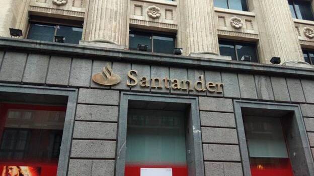 El ERE del Santander no será «traumático» en las islas