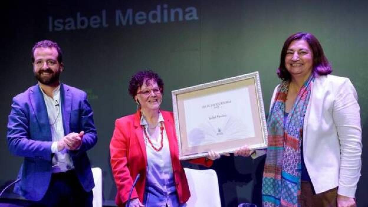 Isabel Medina, una maestra que deseaba leer cuentos canarios a los niños | Canarias7