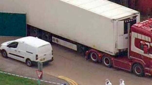 Hallan 39 cadáveres en un camión en Reino Unido