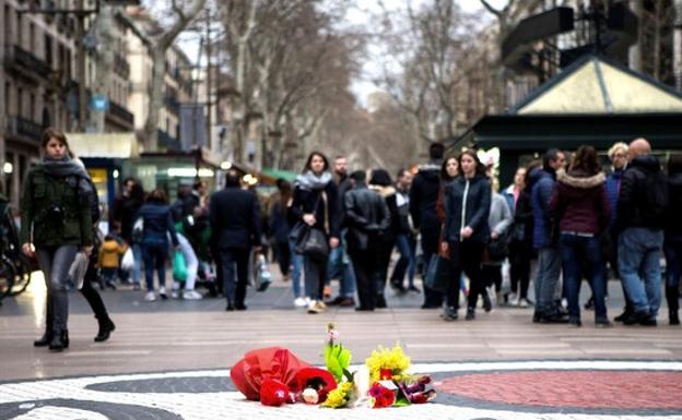 Homenaje en Las Ramblas a las víctimas de los atentados de Barcelona 