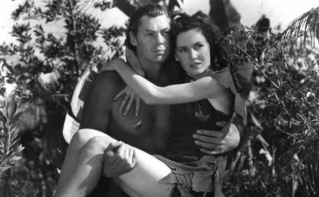 Johnny Weismuller y Maureen O'Sullivan, en una escena de la película 'La fuga de Tarzán'
