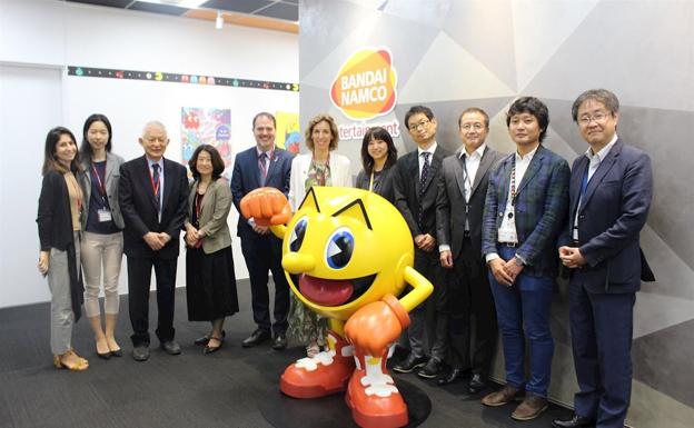 La consellera Chacón con representantes de Bandai Namco en la sede de la empresa en Japón /EP