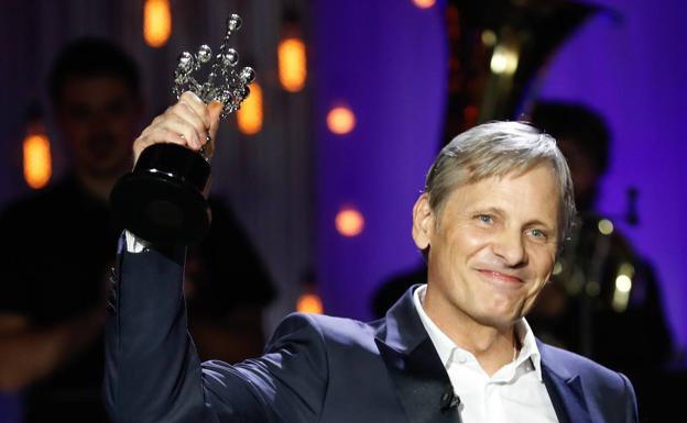 Viggo Mortensen recoge el Premio Donostia del Festival de Cine de San Sebastián./EFE