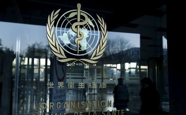 Logotipo de la Organización Mundial de la Salud en su sede central de Ginebra./Archivo