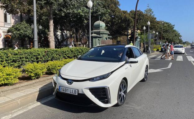 Toyota matricula el primer vehículo de hidrógeno en Canarias