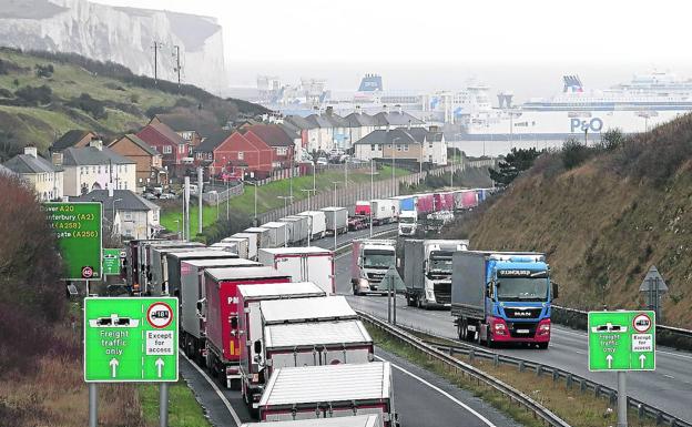 Colas de camiones en el puerto de Dover (Reino Unido)./E. P.