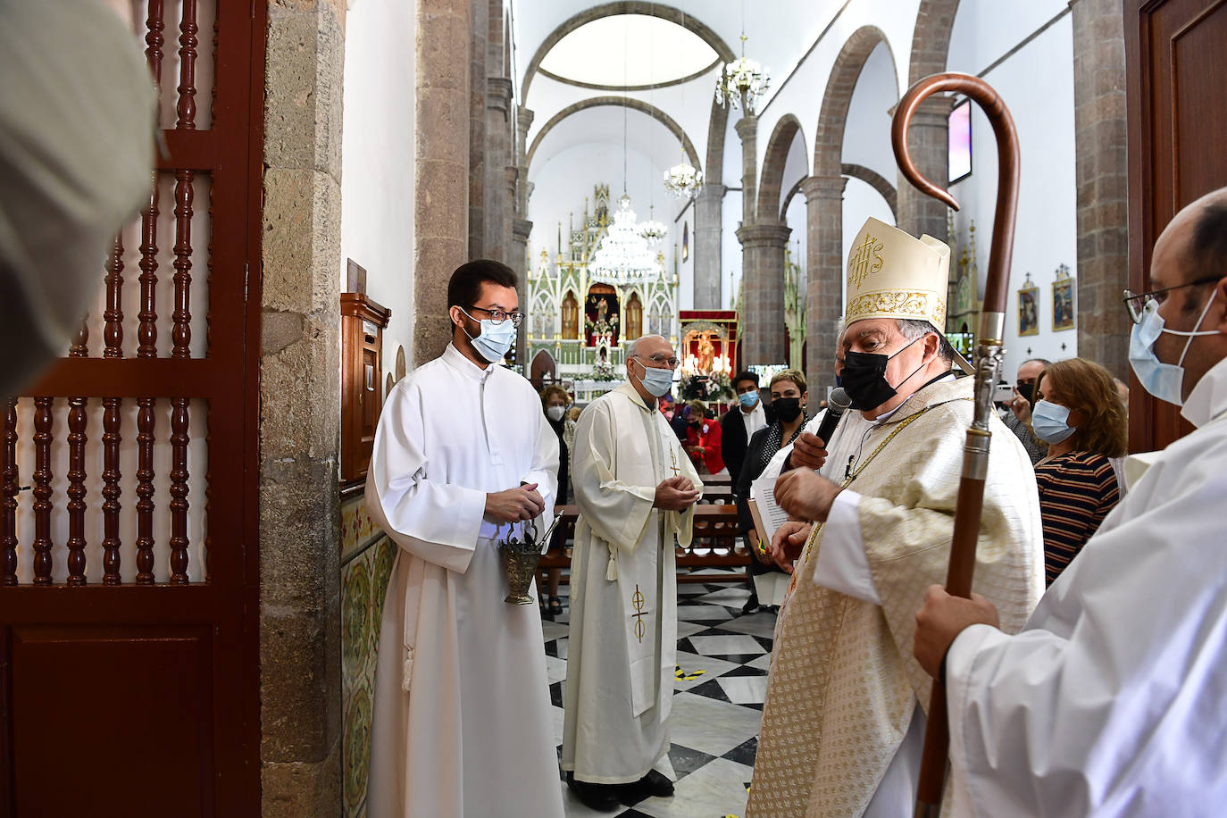 El obispo preside el día grande de la Virgen de Candelaria en Ingenio