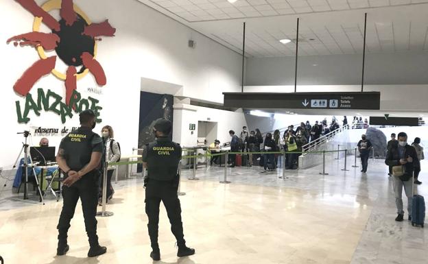 Llegada de turistas nacionales al aeropuerto de Lanzarote
