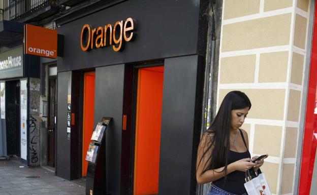 Una tienda de Orange en Madrid./reuters