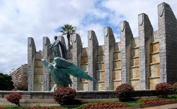 Monumento a Franco en Santa Cruz de Tenerife. /c7