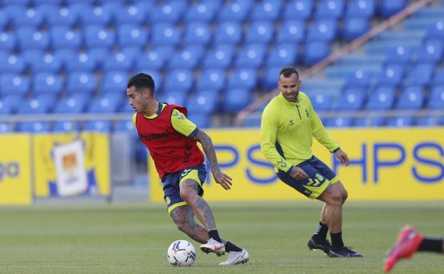 Araujo y Jesé, juntos, en un entrenamiento realizado en el estadio. / UD LAS PALMAS