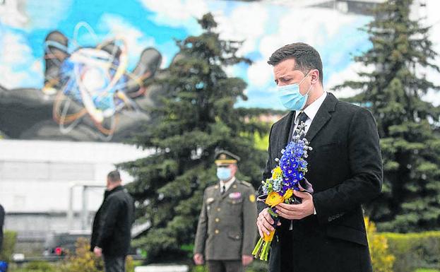 El presidente de Ucrania, Volodímir Zelenski, este lunes durante el acto en recuerdo a las víctimas de Chernóbil.