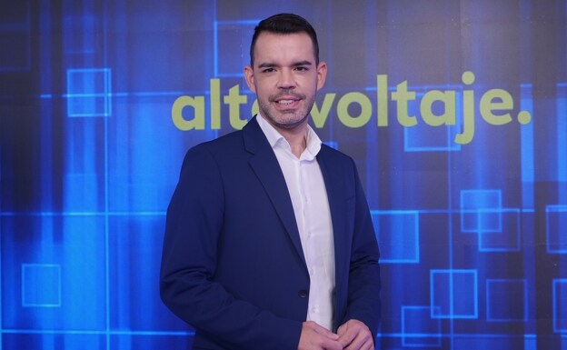 El periodista de Colpisa, José María Camarero, conduce 'Alto Voltaje'. /R. C.