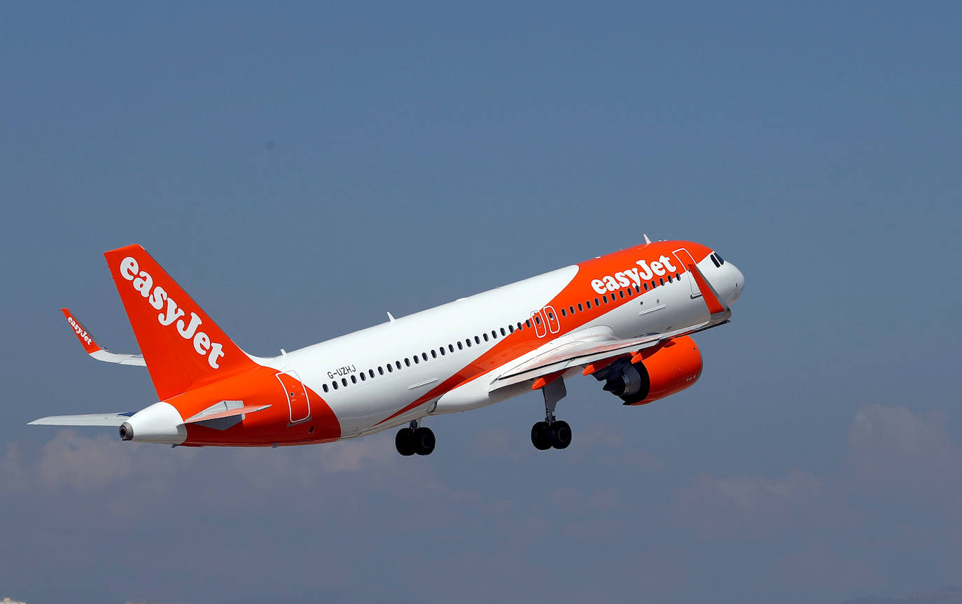 easyJet añade 18.228 asientos adicionales en rutas entre Reino Unido y Canarias tras el anuncio del Gobierno británico de eliminar la cuarentena para los viajeros procedentes de países en ámbar