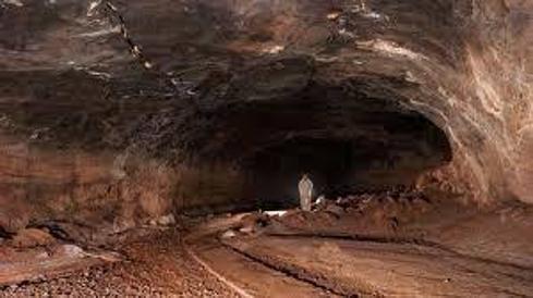 Hallan un asentamiento de magnitud a las puertas de la cueva de Villaverde