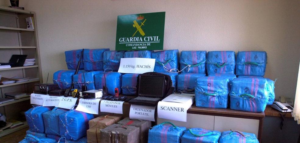 Decomisan dos toneladas de cocaína y 30 de hachís en Cádiz, Barcelona y Gran Canaria - Vimarsana News