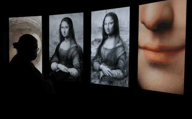 Un aspecto de la exposición en la que se confronta la 'Mona Lisa' del Prado con al del Louvre y otras copias de obras de Leonardo. 