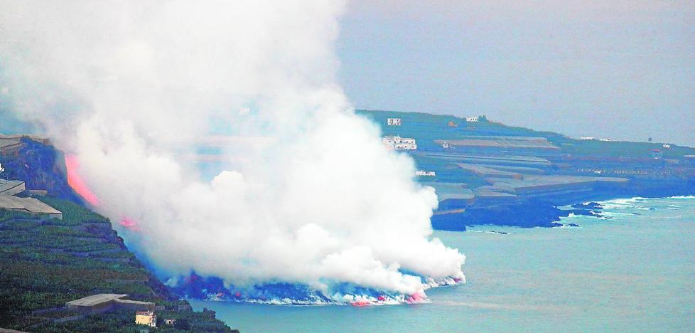 El volcán cambia la fisionomía de La Palma y eleva 3 grados la temperatura del mar - Vimarsana News