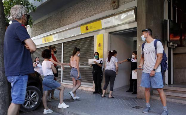 El paro aumenta en Canarias en 4.000 personas