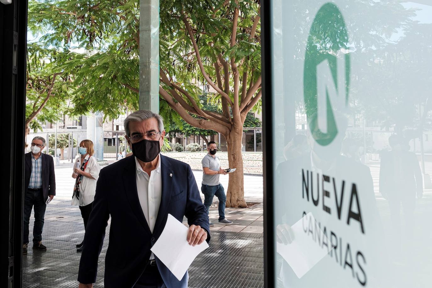 El presidente de NC, Román Rodríguez, entrando en la sede de su partido. /EFE