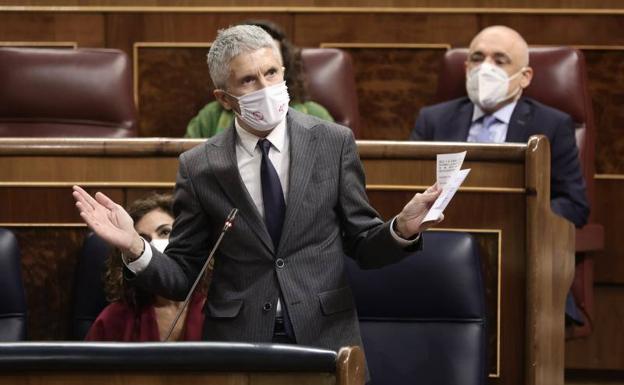 El ministro del Interior, Fernando Grande-Marlaska, este miércoles, durante la sesión de control al Gobierno en el Congreso