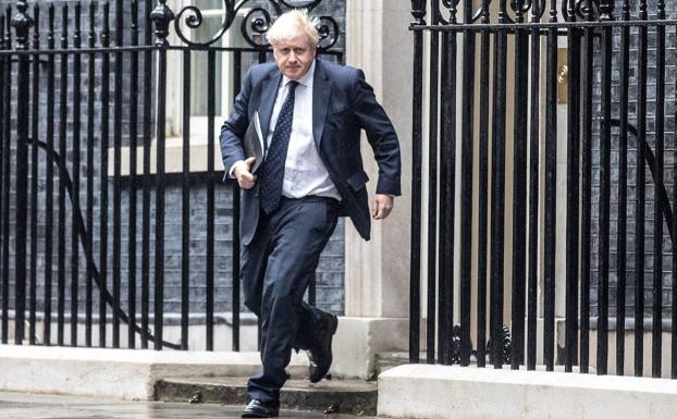 El primer ministro británico, Boris Johnson, a la salida de Downing Street./AFP