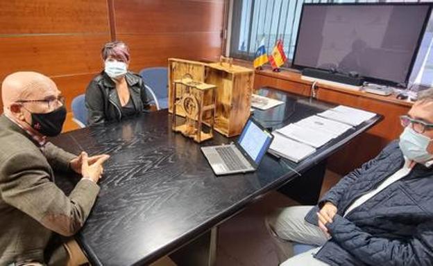 Relojeros artesanos advierten de la desaparición de este oficio en Canarias