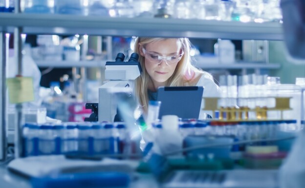 La «tijera» sigue cortando el ascenso de la mujer en la Ciencia