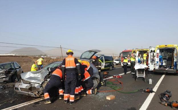 Asistencia a los viajeros de los dos vehículos implicados en el accidente. 