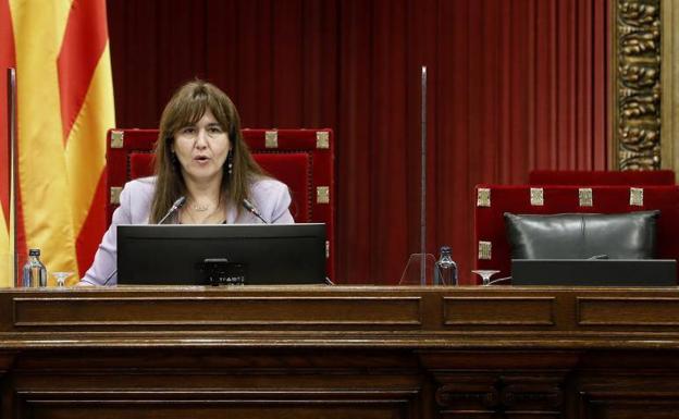 Laura Borràs preside el Pleno del Parlament de Cataluña./EFE