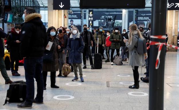Pasajeros en la estación Gare du Nord./reuters