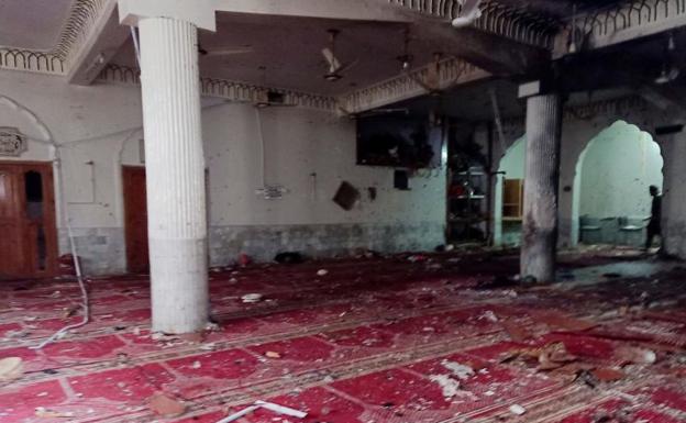 Interior de la mezquita donde explotó la bomba. 