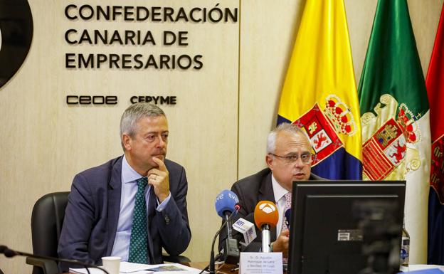 The leaders of the CCE, Agustín Manrique de Lara and José Cristóbal García (d). 