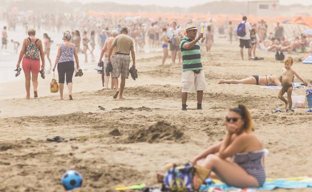 Dos años después y tras la pandemia, se prevé que las playas y zonas turísticas de Canarias vuelvan a rozar el lleno precovid. 