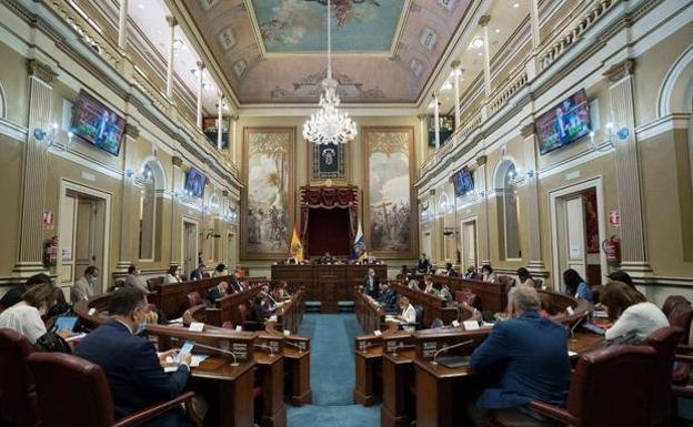 Archive image of a session of the Parliament of the Canary Islands. 