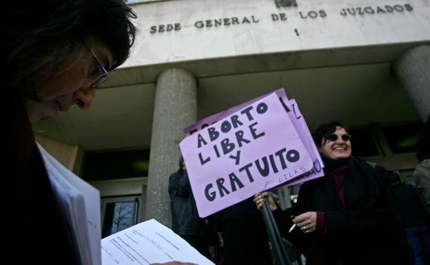 Demonstration in Madrid in favor of abortion. 