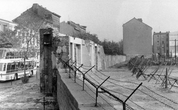 El muro, el 22 deagosto de 1965, a la altura de la calle Bernauer, donde se excavó el túnel 29. 
