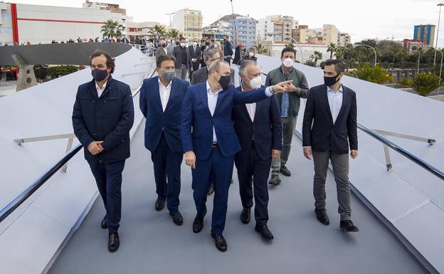 Solo hombres en la inauguración de la pasarela Onda Atlántica en la capitla grancanaria. /cober
