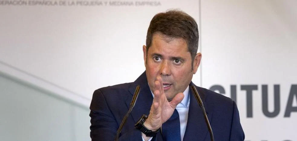 The CEOE accuses Díaz of "trivializing" the "serious problem" of the deficit of workers