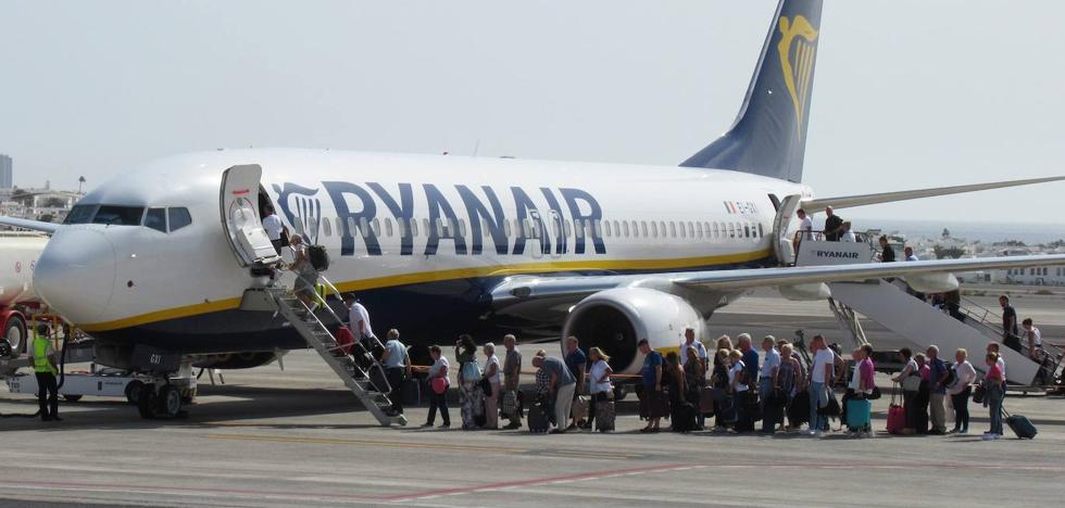 Absolute normality in Canarian airports on the first day of the strike at Ryanair