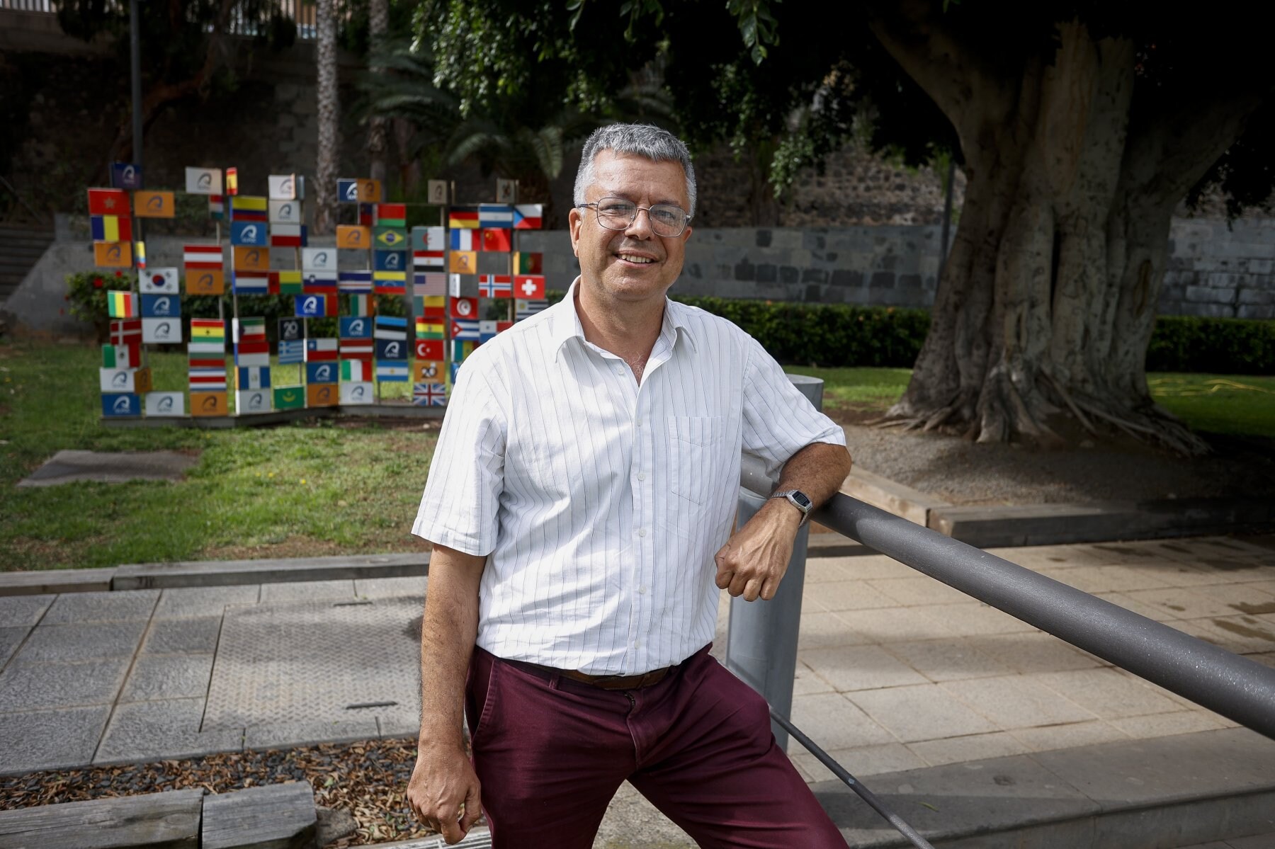 En la imagen, Germán Santana, en el patio del Rectorado de la Universidad de Las Palmas de Gran Canaria. / COBER