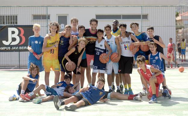 El Campus Javi Beirán hace las delicias de las promesas del baloncesto en Canarias. 